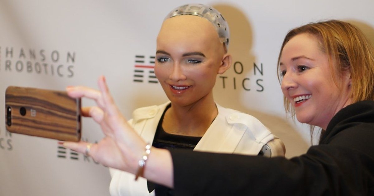 Sophia- World's First Humanoid-Robot